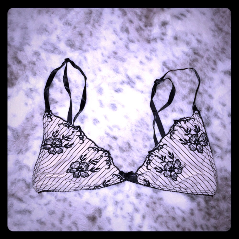 ADORABLE BRA🖤